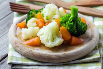 verdure al vapore - cavolfiori broccoli carote